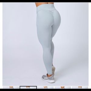 Muscle Nation Scrunch butt legging in navy